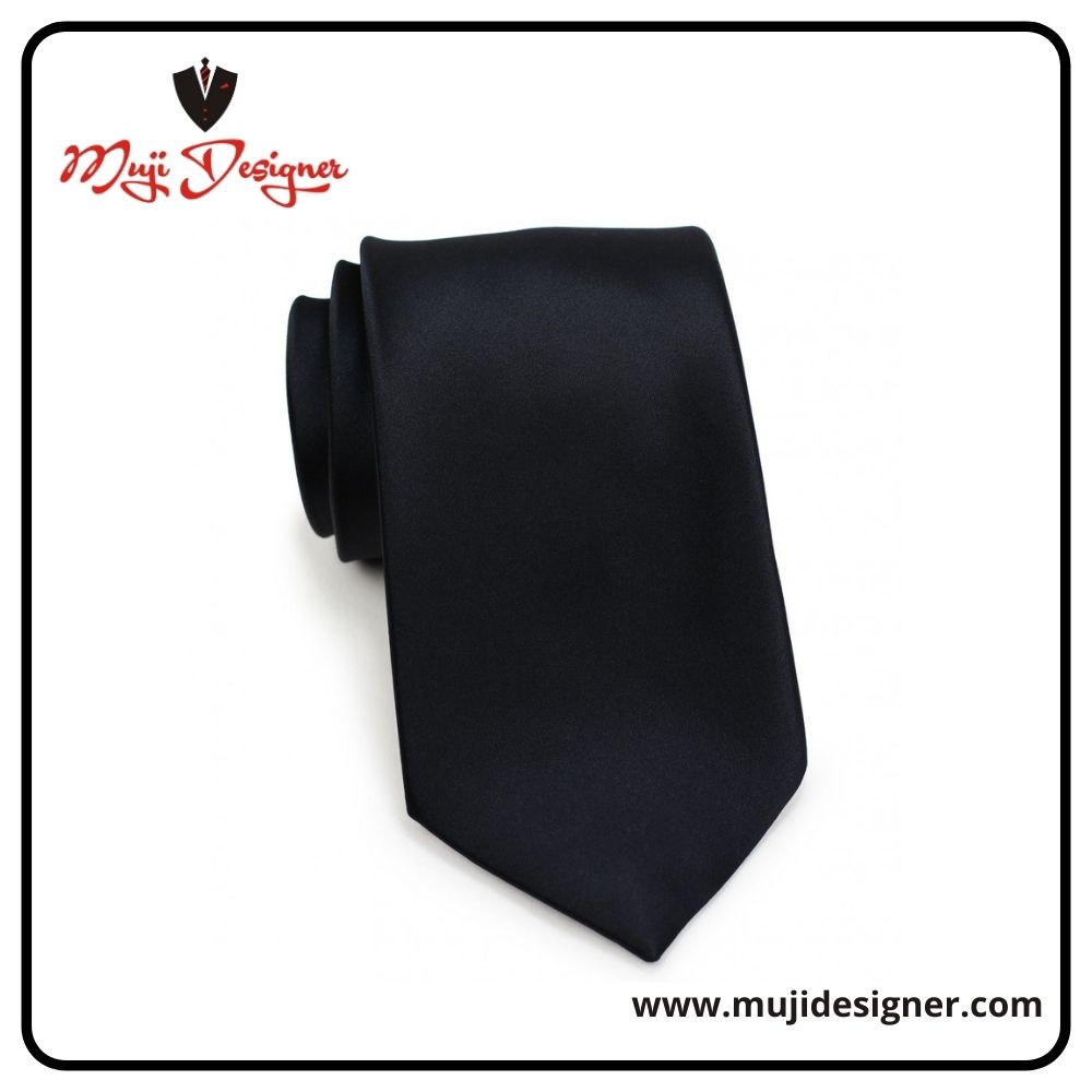 Mens Tie in Solid Black